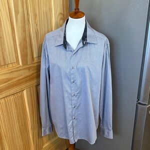 Robert Graham Men's Light Blue Dress Shirt with Contrasting Dark Collar